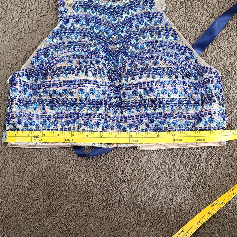 Dress - Picture 8 of 10